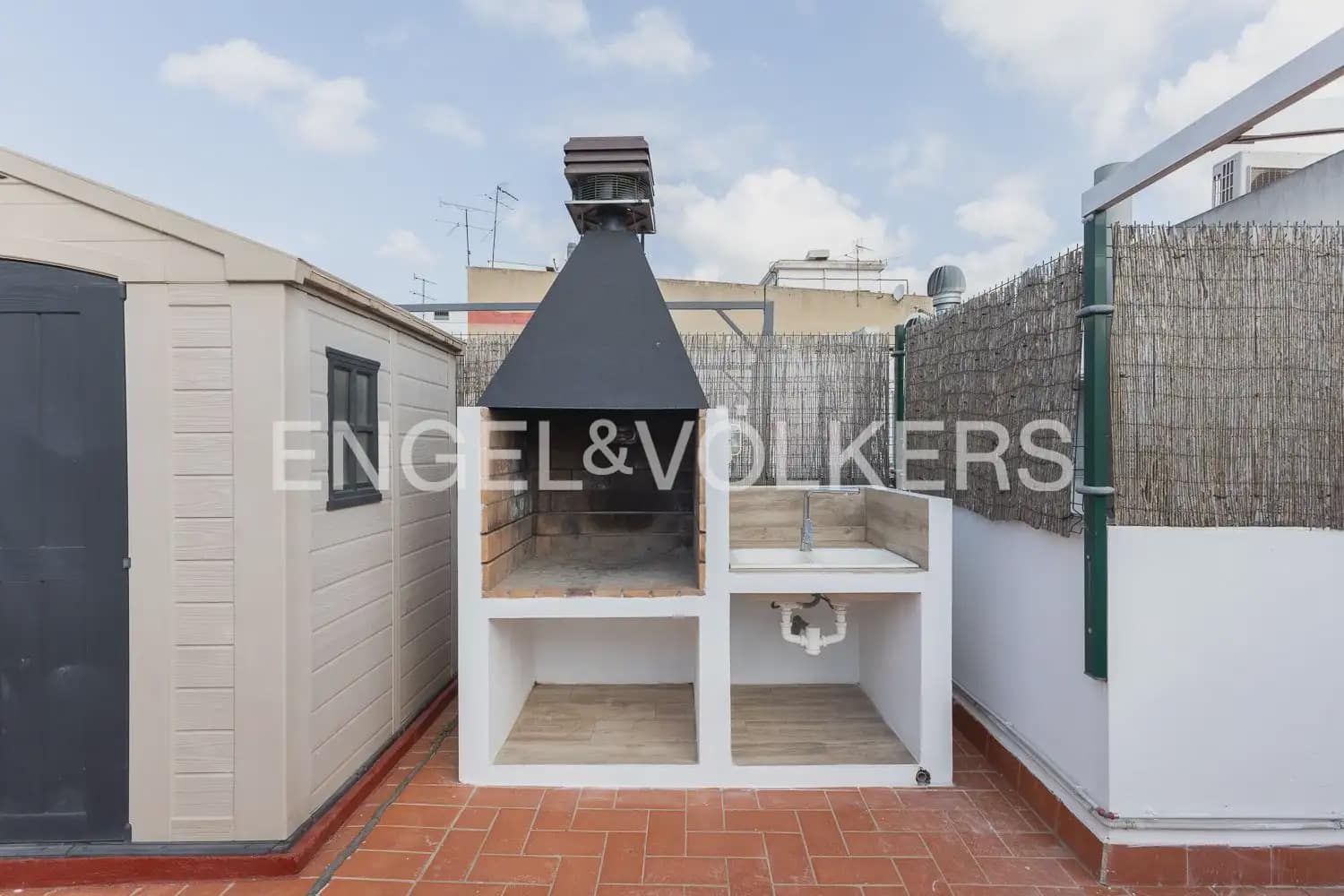 3 bedroom Penthouse for rent in Algemesi with garage - € 1,300 (Ref: 9997672)
