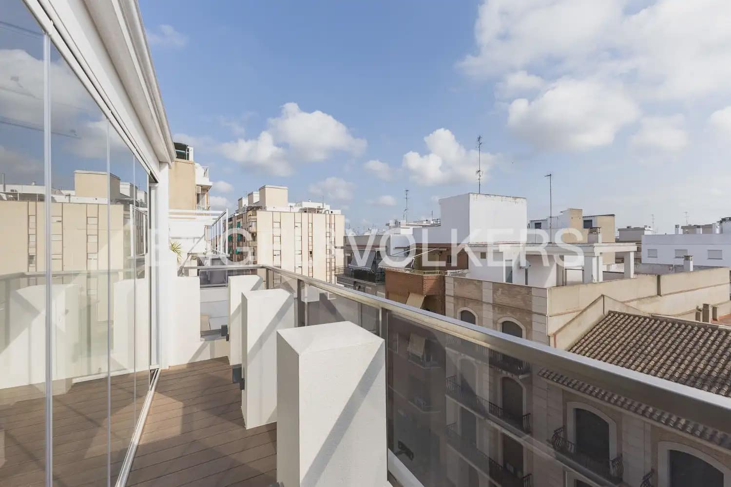 3 bedroom Penthouse for rent in Algemesi with garage - € 1,300 (Ref: 9997672)