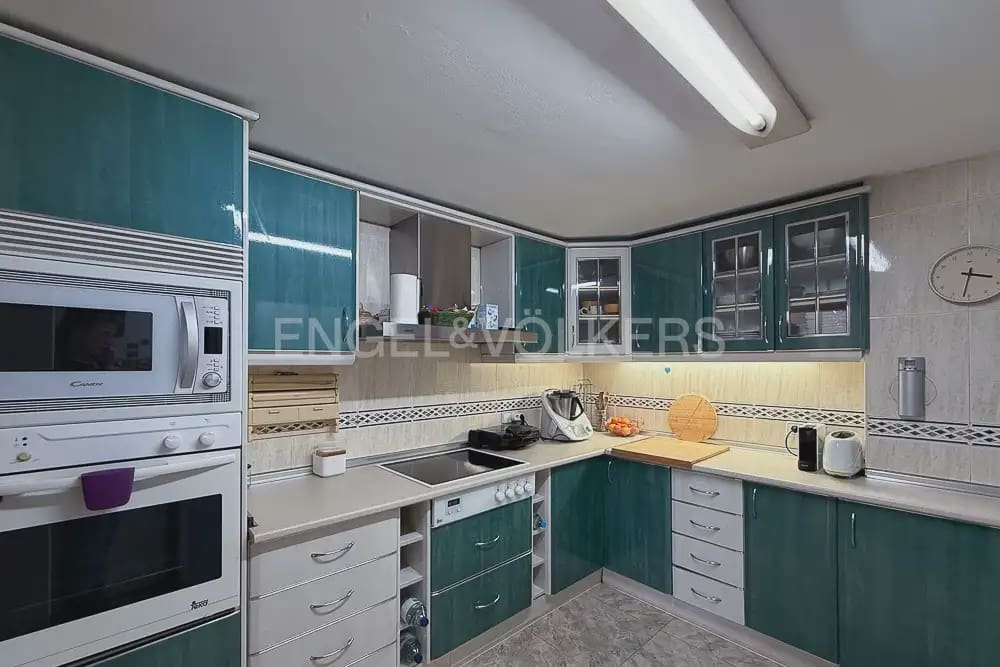 3 sovrum Lägenhet att hyra i Valencia stad med garage - 1 800 € (Ref: 9997954)