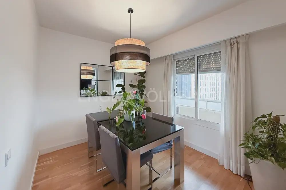 3 sovrum Lägenhet att hyra i Valencia stad med garage - 1 800 € (Ref: 9997954)