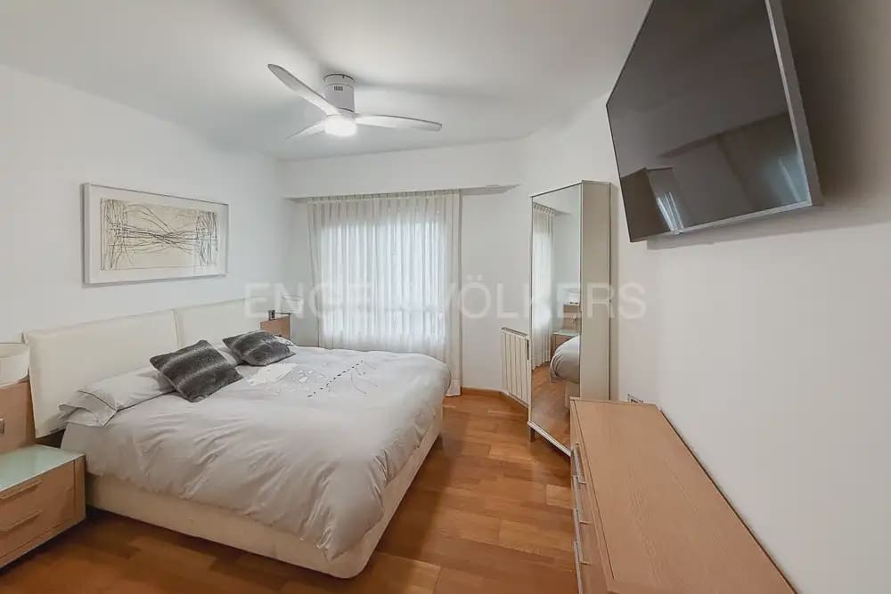3 sovrum Lägenhet att hyra i Valencia stad med garage - 1 800 € (Ref: 9997954)