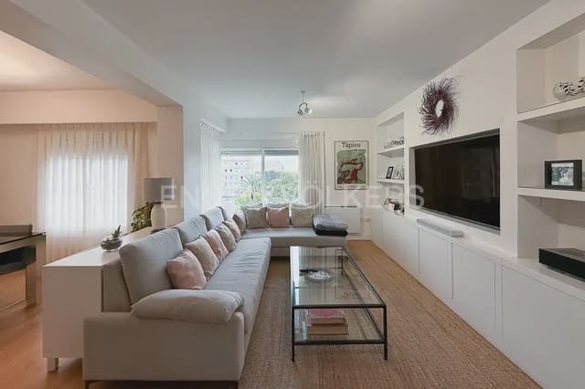 3 sovrum Lägenhet att hyra i La Creu Coberta, Valencia stad - 1 800 € (Ref: 9997954)