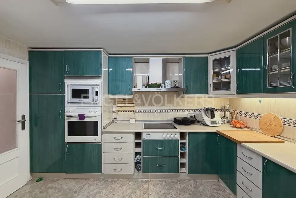 3 sovrum Lägenhet att hyra i Valencia stad med garage - 1 800 € (Ref: 9997954)