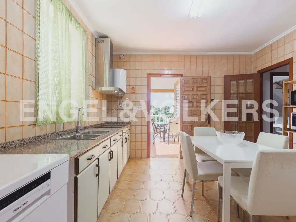 5 Zimmer Villa zu vermieten in Montserrat mit Pool - 1.500 € (Ref: 9997956)