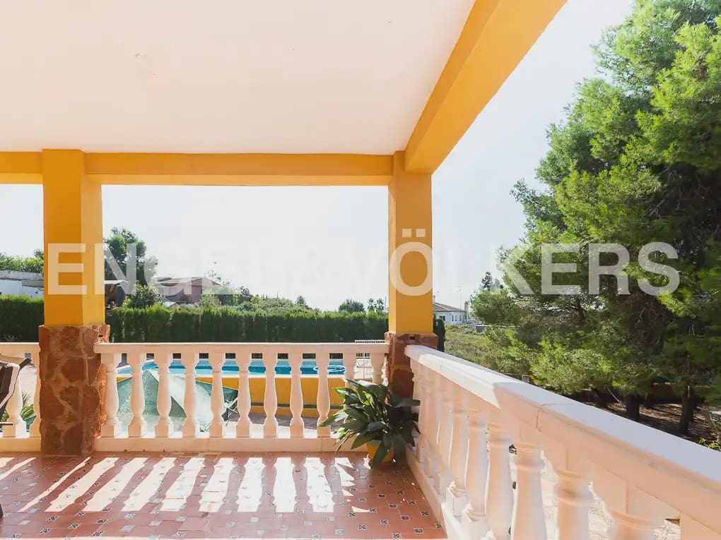 5 Zimmer Villa zu vermieten in Montserrat mit Pool - 1.500 € (Ref: 9997956)