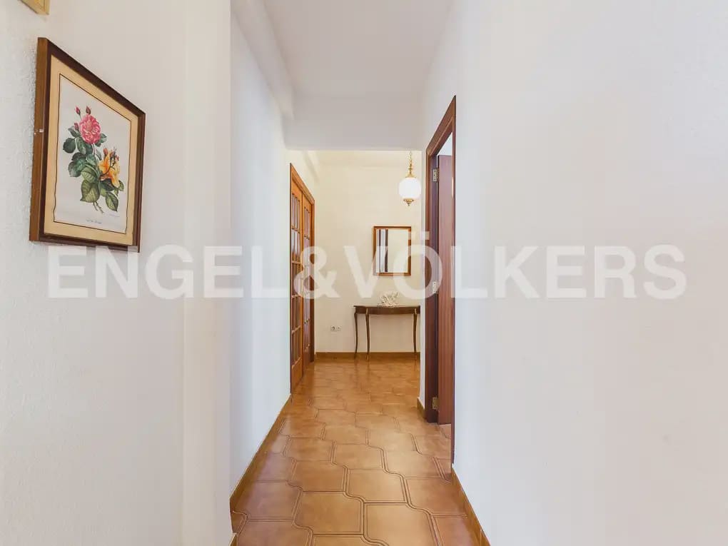 5 Zimmer Villa zu vermieten in Montserrat mit Pool - 1.500 € (Ref: 9997956)