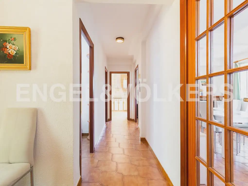 5 Zimmer Villa zu vermieten in Montserrat mit Pool - 1.500 € (Ref: 9997956)