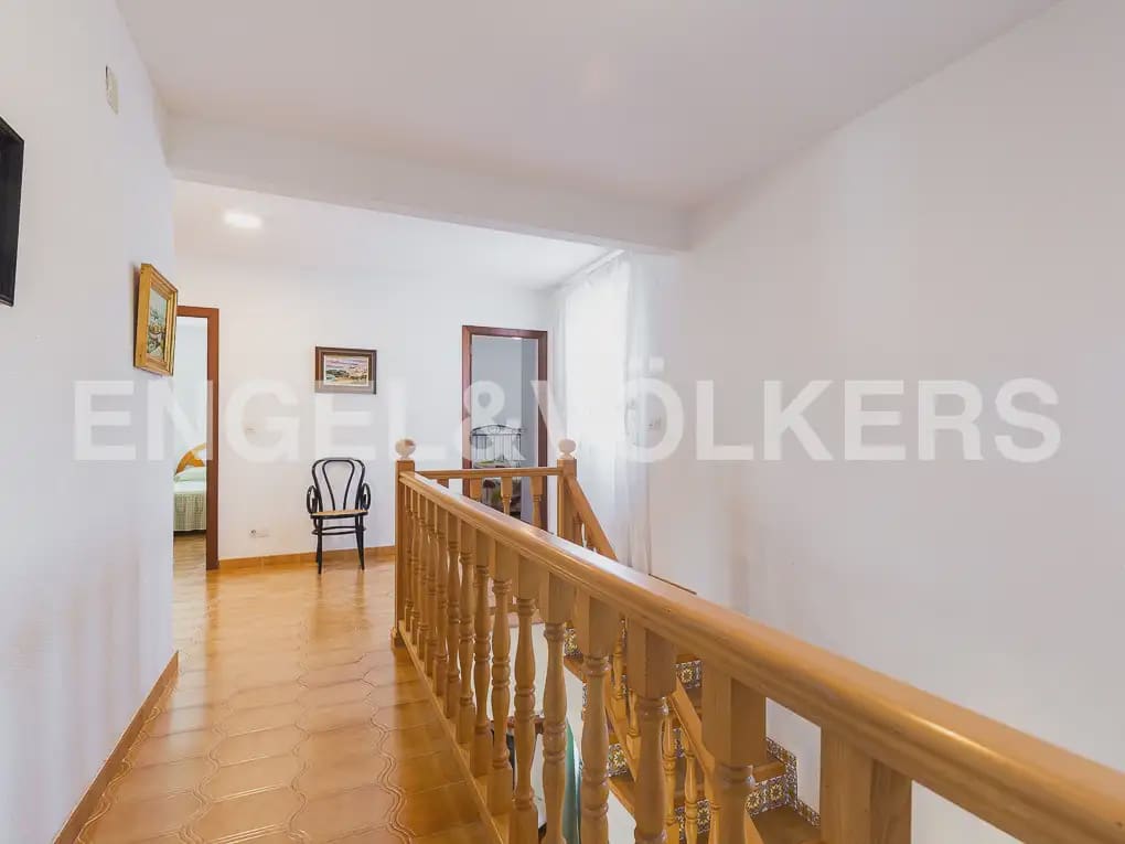 5 Zimmer Villa zu vermieten in Montserrat mit Pool - 1.500 € (Ref: 9997956)