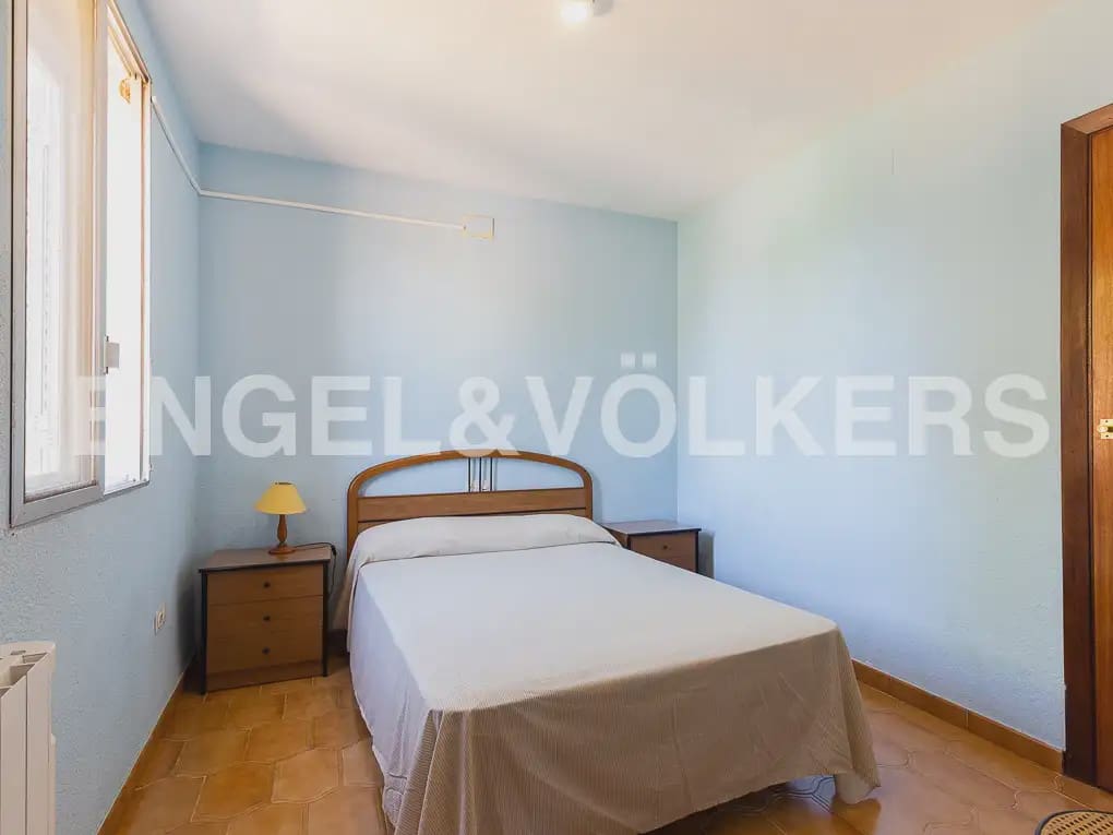 5 Zimmer Villa zu vermieten in Montserrat mit Pool - 1.500 € (Ref: 9997956)