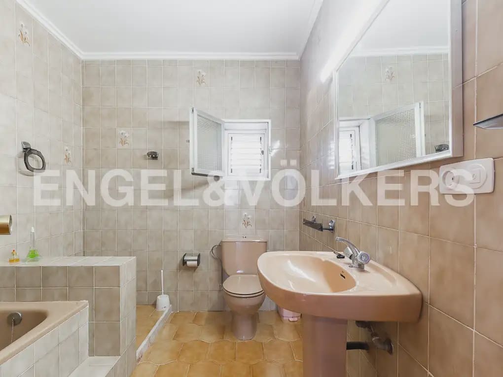 5 Zimmer Villa zu vermieten in Montserrat mit Pool - 1.500 € (Ref: 9997956)