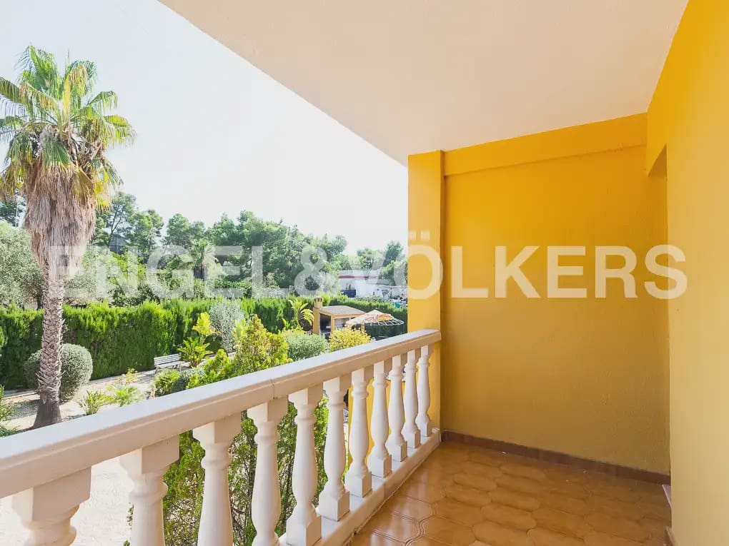 5 Zimmer Villa zu vermieten in Montserrat mit Pool - 1.500 € (Ref: 9997956)