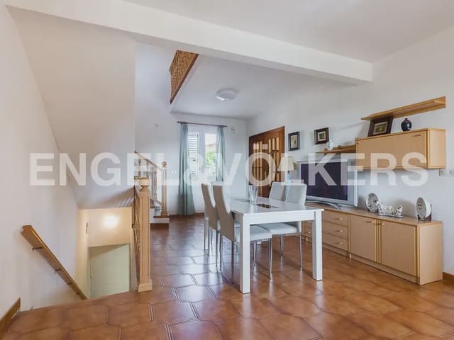5 sovrum Villa att hyra i Montserrat med pool - 1 500 € (Ref: 9997956)