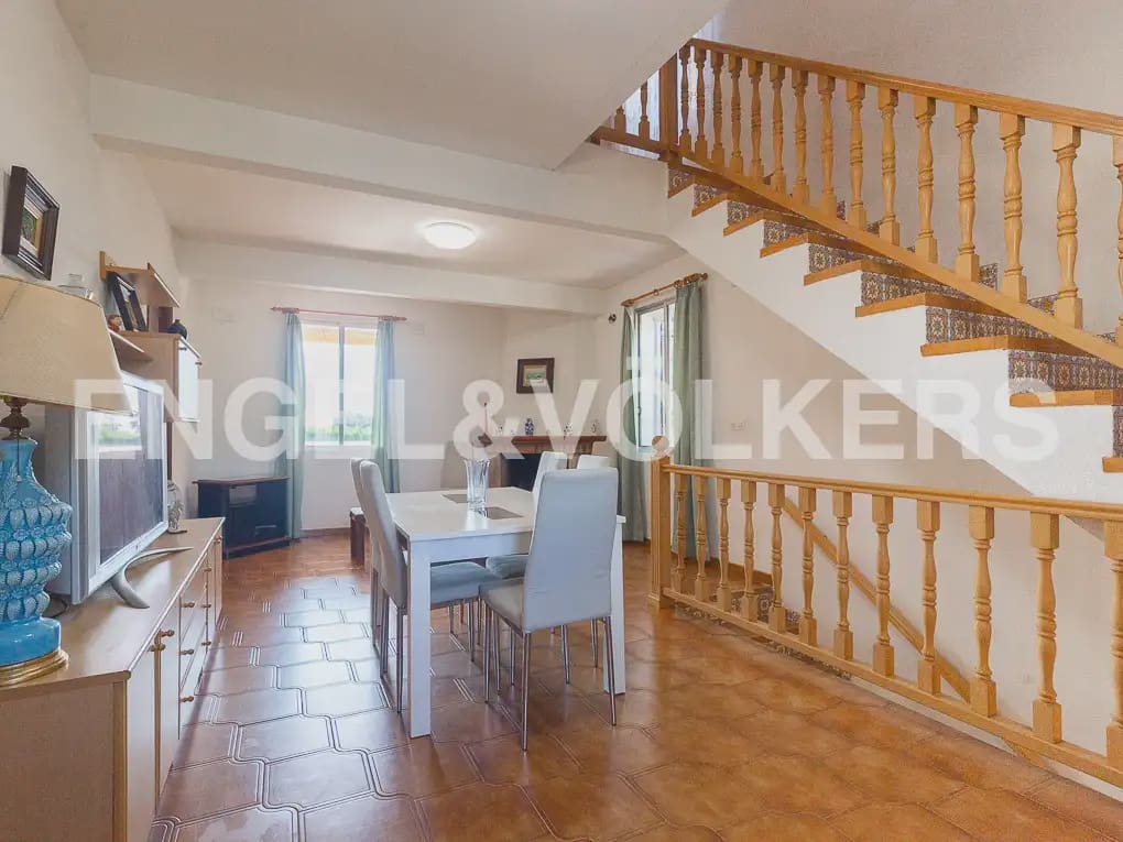 5 Zimmer Villa zu vermieten in Montserrat mit Pool - 1.500 € (Ref: 9997956)