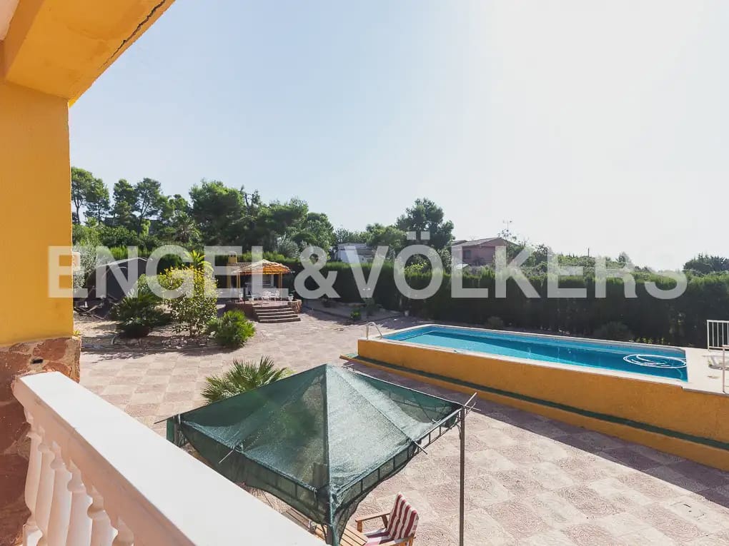 5 Zimmer Villa zu vermieten in Montserrat mit Pool - 1.500 € (Ref: 9997956)