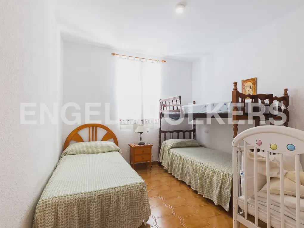 5 Zimmer Villa zu vermieten in Montserrat mit Pool - 1.500 € (Ref: 9997956)