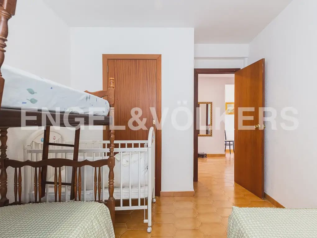 5 Zimmer Villa zu vermieten in Montserrat mit Pool - 1.500 € (Ref: 9997956)