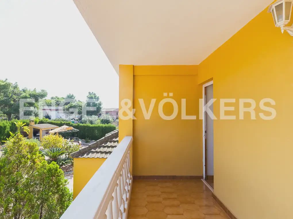 5 Zimmer Villa zu vermieten in Montserrat mit Pool - 1.500 € (Ref: 9997956)