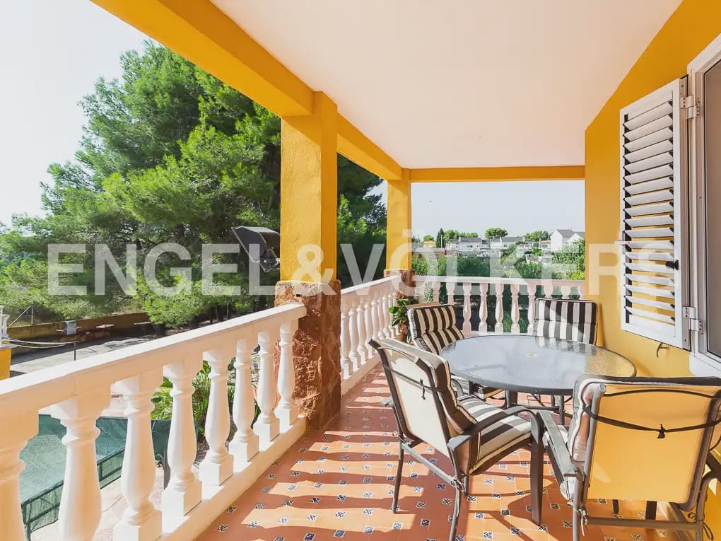 5 Zimmer Villa zu vermieten in Montserrat mit Pool - 1.500 € (Ref: 9997956)