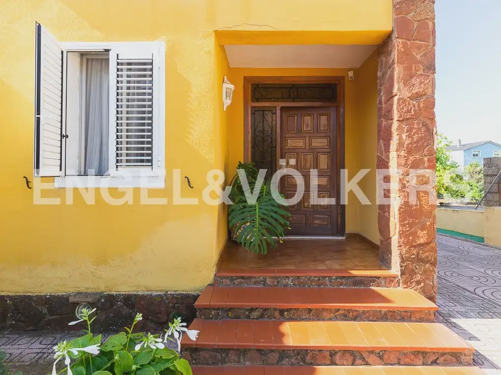 5 Zimmer Villa zu vermieten in Montserrat mit Pool - 1.500 € (Ref: 9997956)