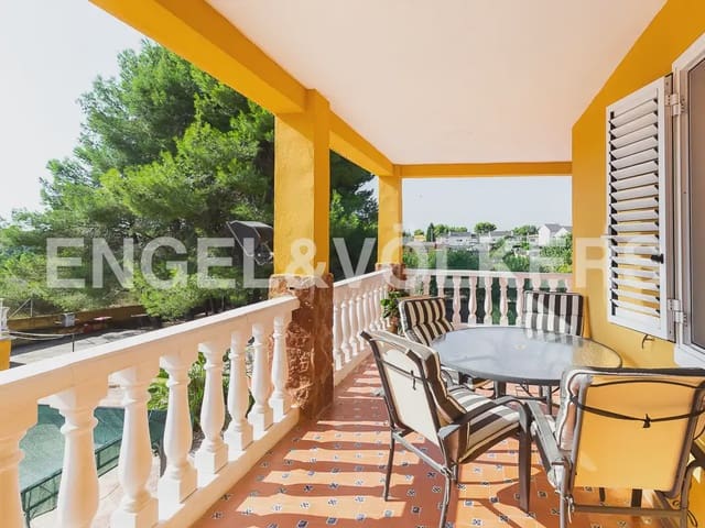 5 sovrum Villa att hyra i Montserrat med pool - 1 500 € (Ref: 9997956)