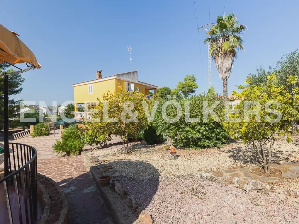 5 Zimmer Villa zu vermieten in Montserrat mit Pool - 1.500 € (Ref: 9997956)