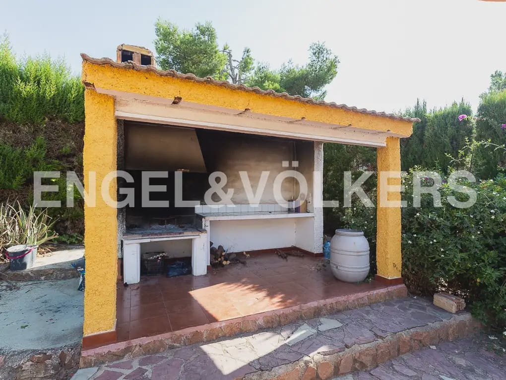 5 Zimmer Villa zu vermieten in Montserrat mit Pool - 1.500 € (Ref: 9997956)