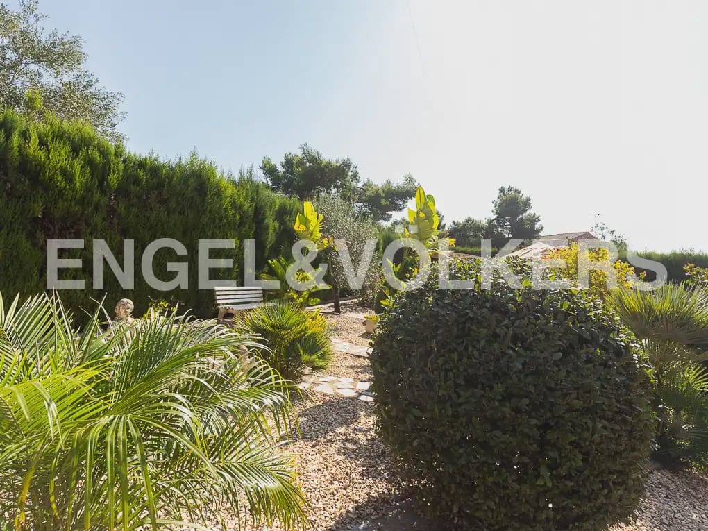 5 Zimmer Villa zu vermieten in Montserrat mit Pool - 1.500 € (Ref: 9997956)
