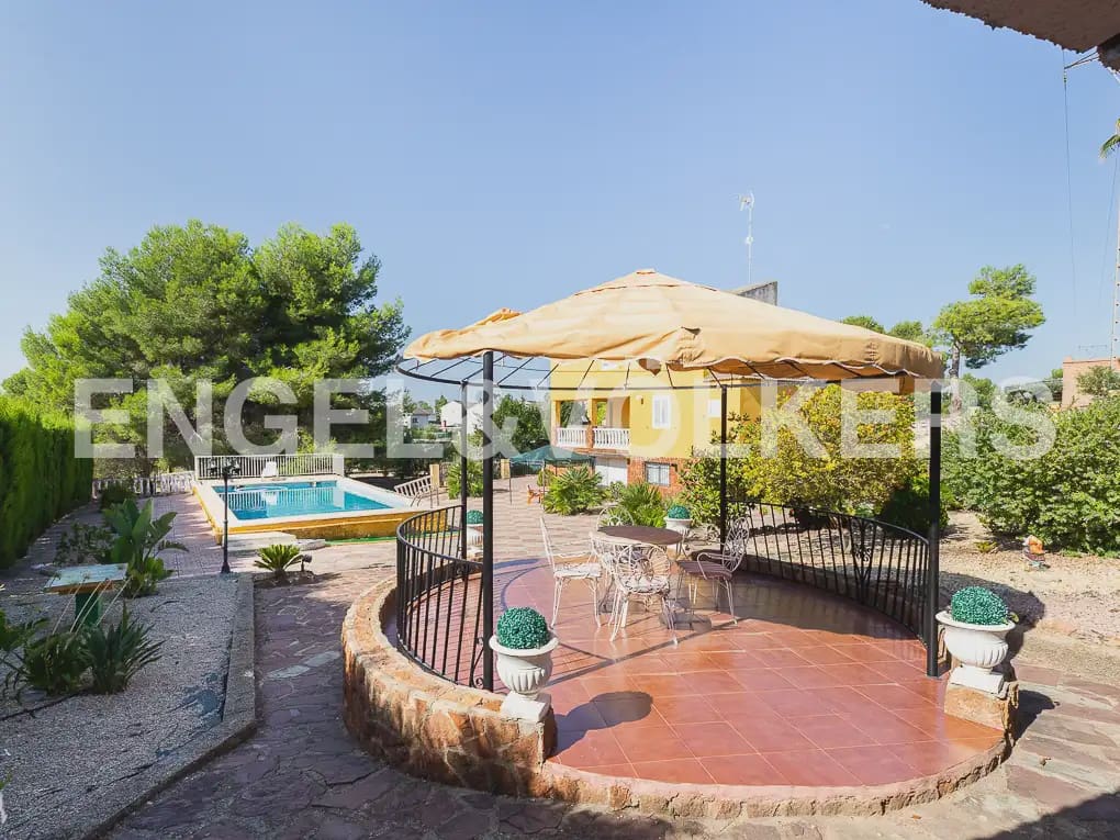 5 Zimmer Villa zu vermieten in Montserrat mit Pool - 1.500 € (Ref: 9997956)