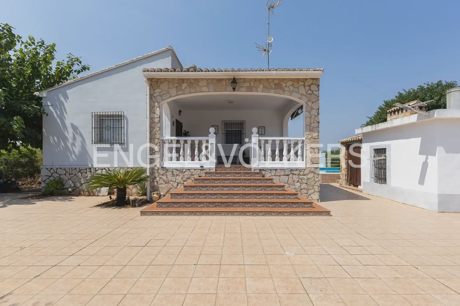 5 sypialnia Finka/Dom wiejski na sprzedaż w Rafelguaraf z garażem - 298 000 € (Ref: 9997957)