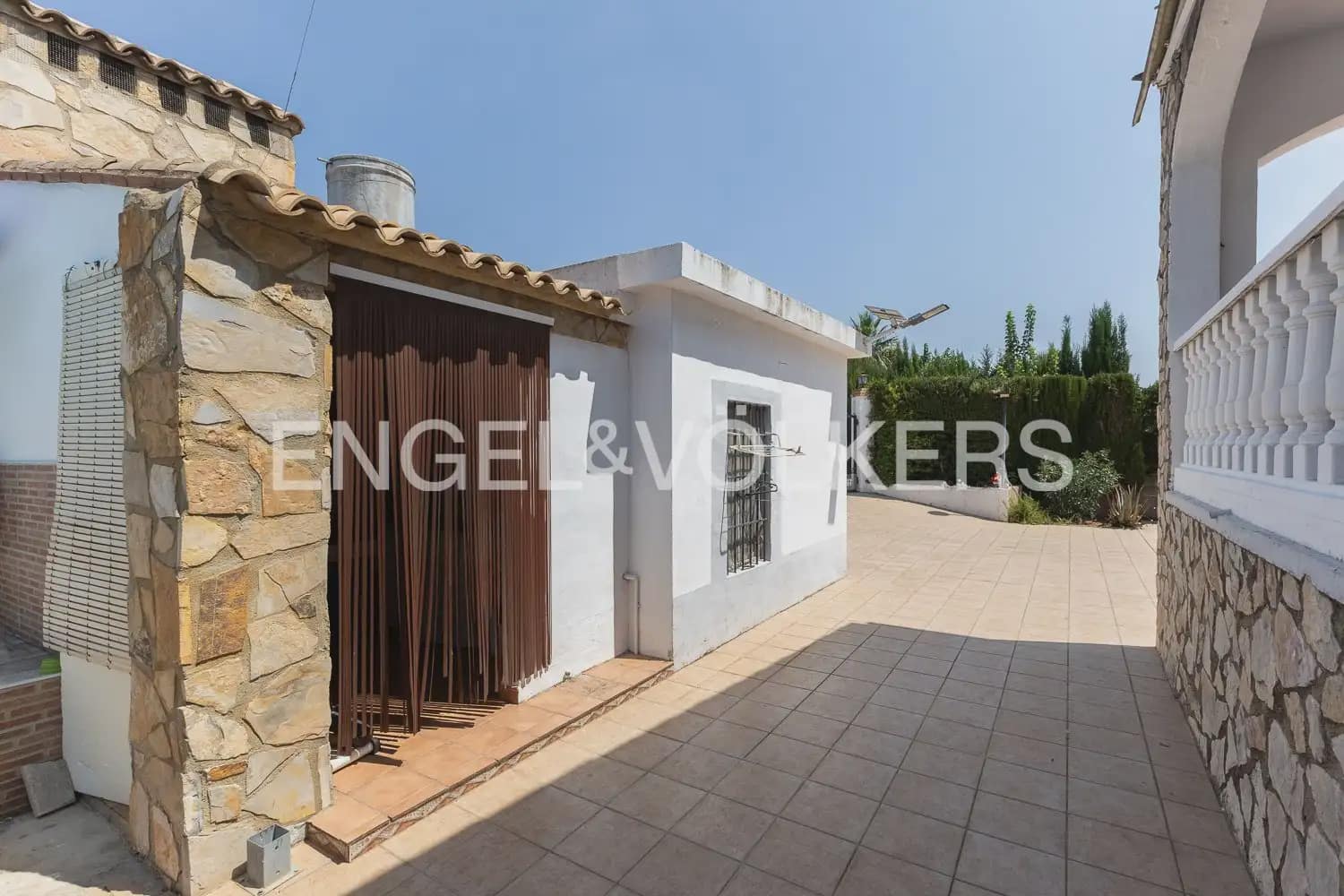 5 sypialnia Finka/Dom wiejski na sprzedaż w Rafelguaraf z garażem - 298 000 € (Ref: 9997957)