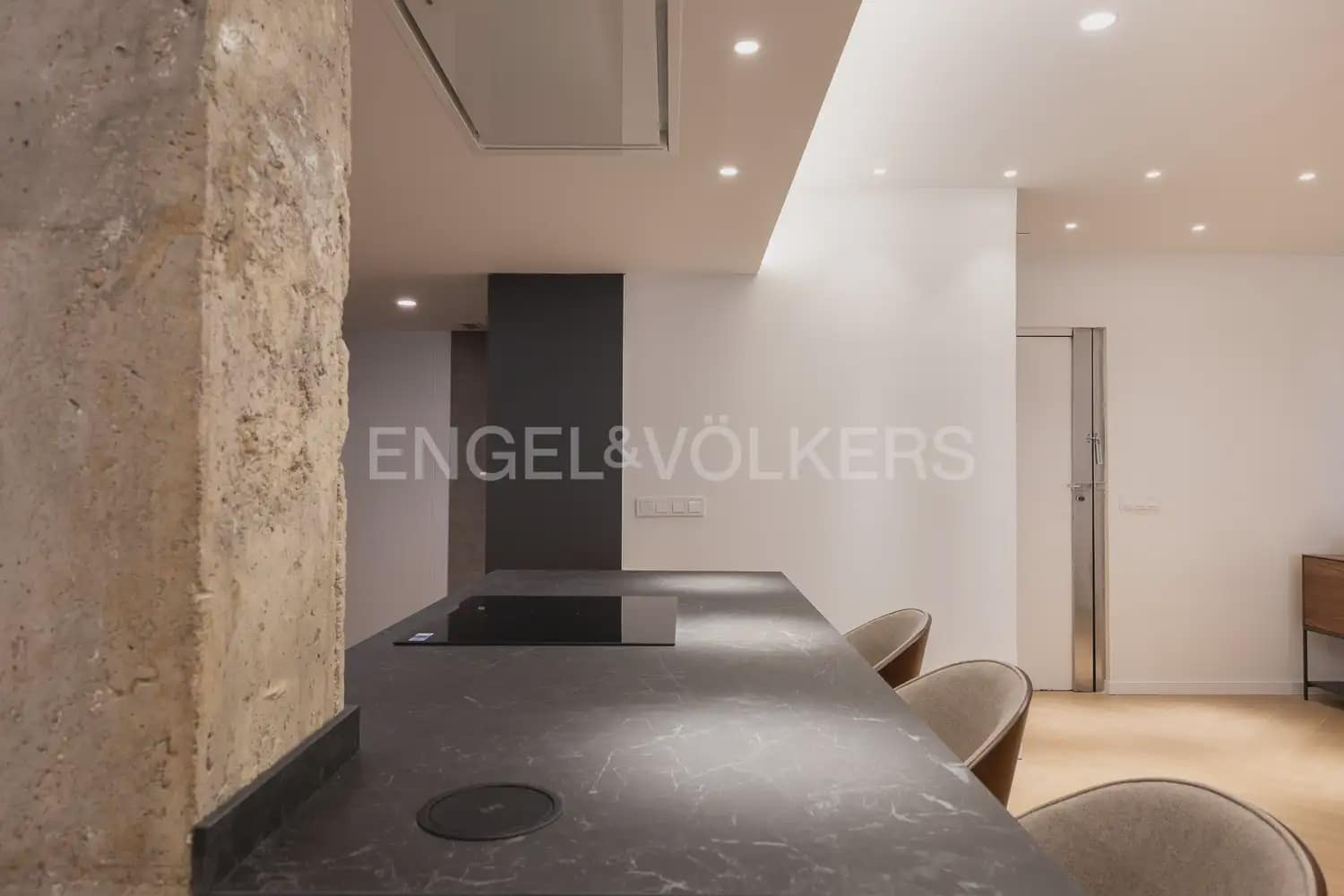 4 soverom Leilighet til leie i Valencia by med garasje - € 3 500 (Ref: 9999090)