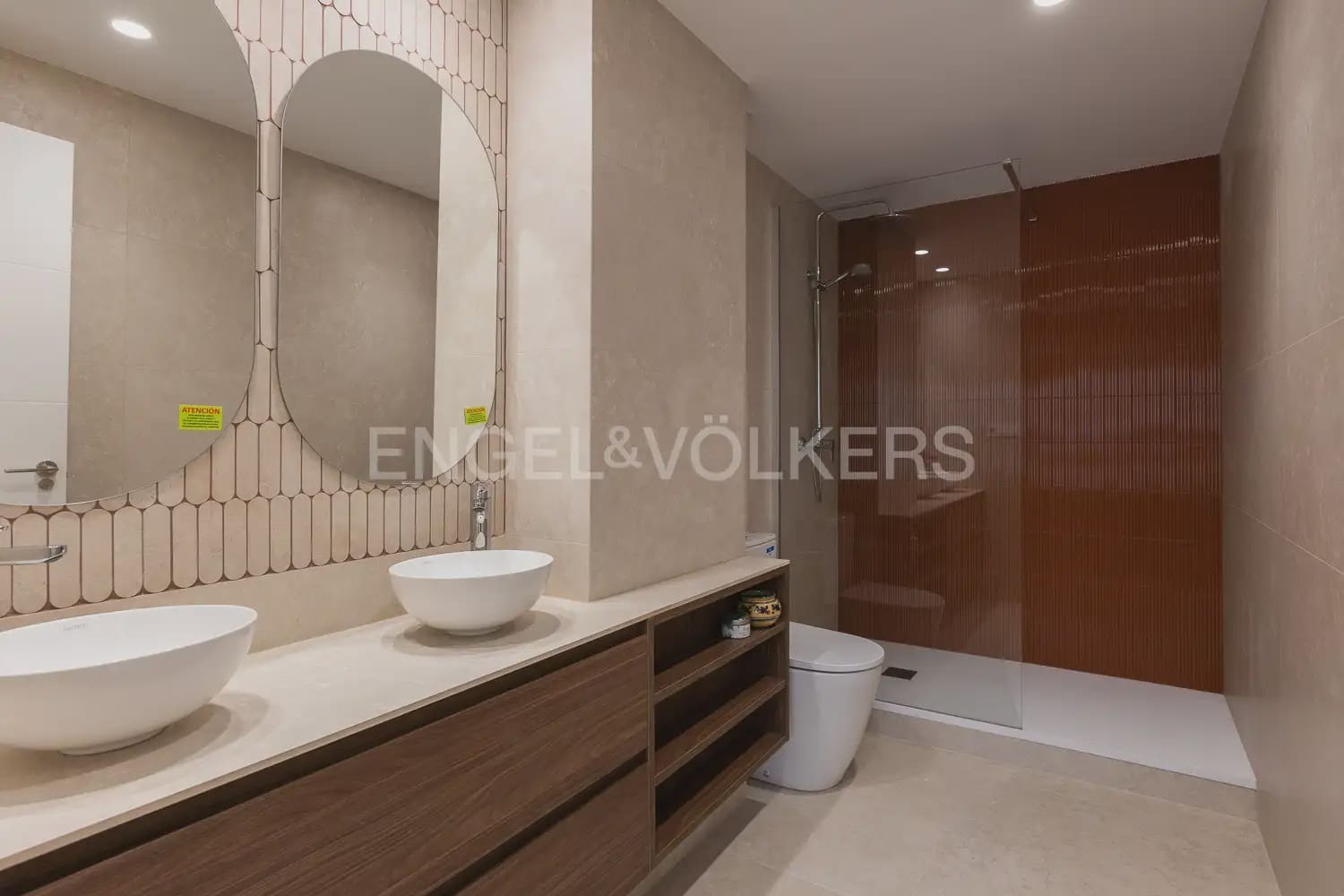 4 soverom Leilighet til leie i Valencia by med garasje - € 3 500 (Ref: 9999090)
