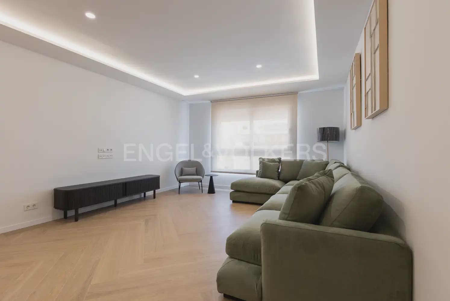4 soverom Leilighet til leie i Valencia by med garasje - € 3 500 (Ref: 9999090)