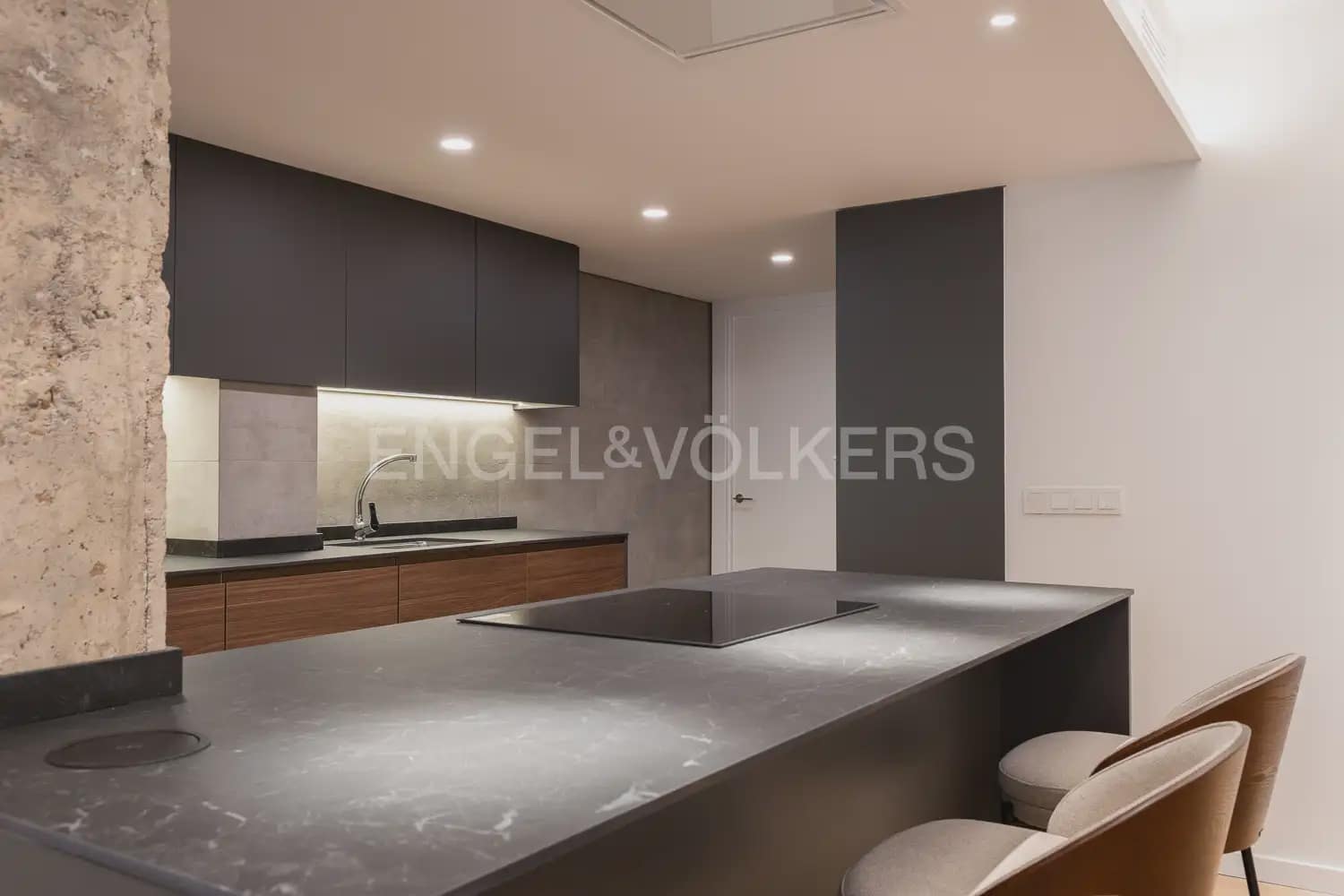 4 soverom Leilighet til leie i Valencia by med garasje - € 3 500 (Ref: 9999090)