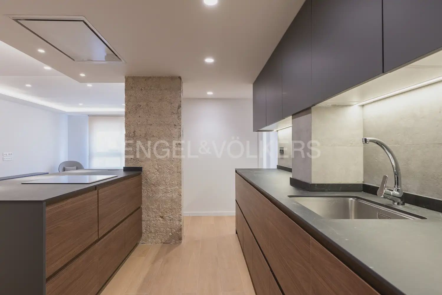 4 soverom Leilighet til leie i Valencia by med garasje - € 3 500 (Ref: 9999090)