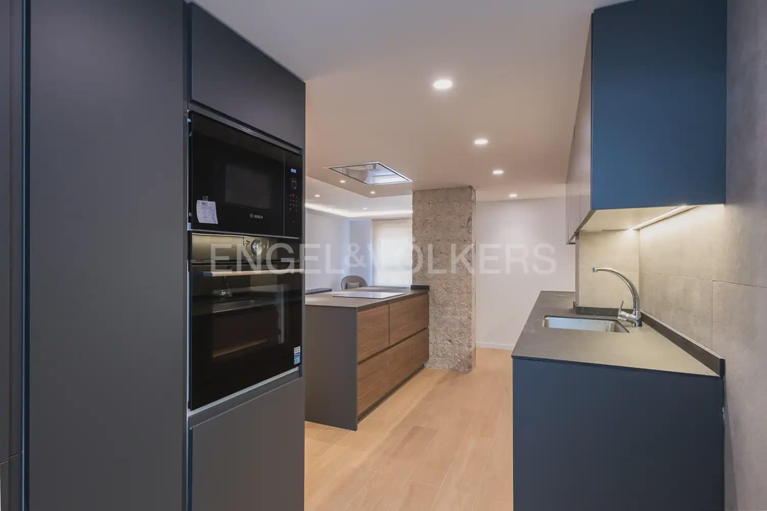 4 soverom Leilighet til leie i Valencia by med garasje - € 3 500 (Ref: 9999090)
