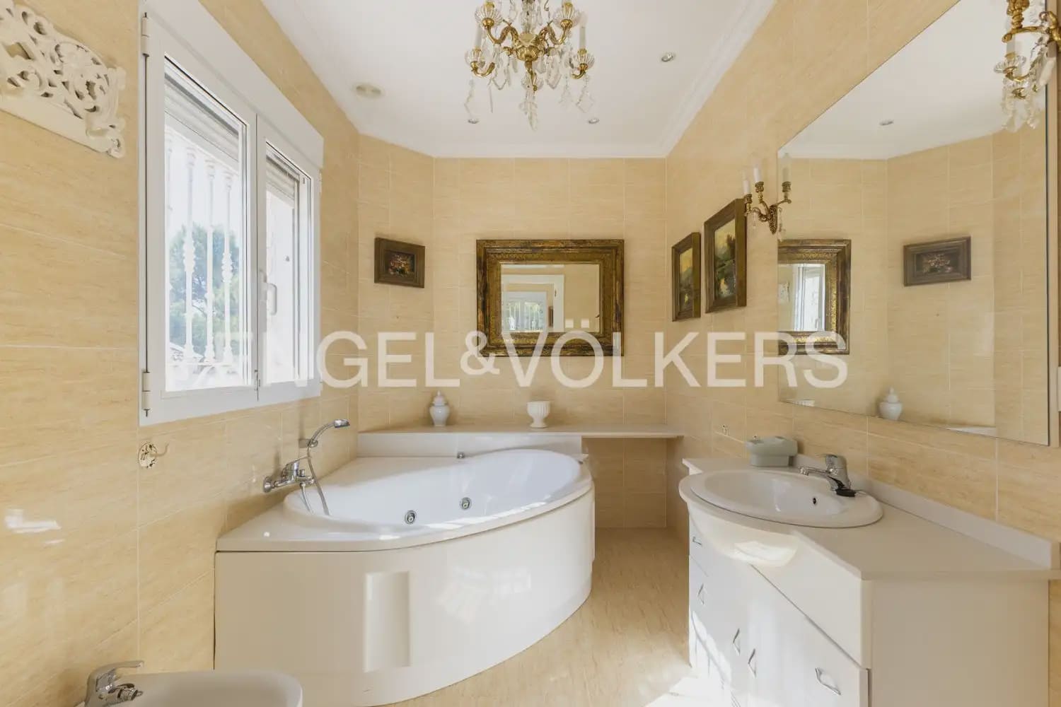9 bedroom Finca/Country House for sale in Betera with garage - € 1,555,000 (Ref: 9999092)