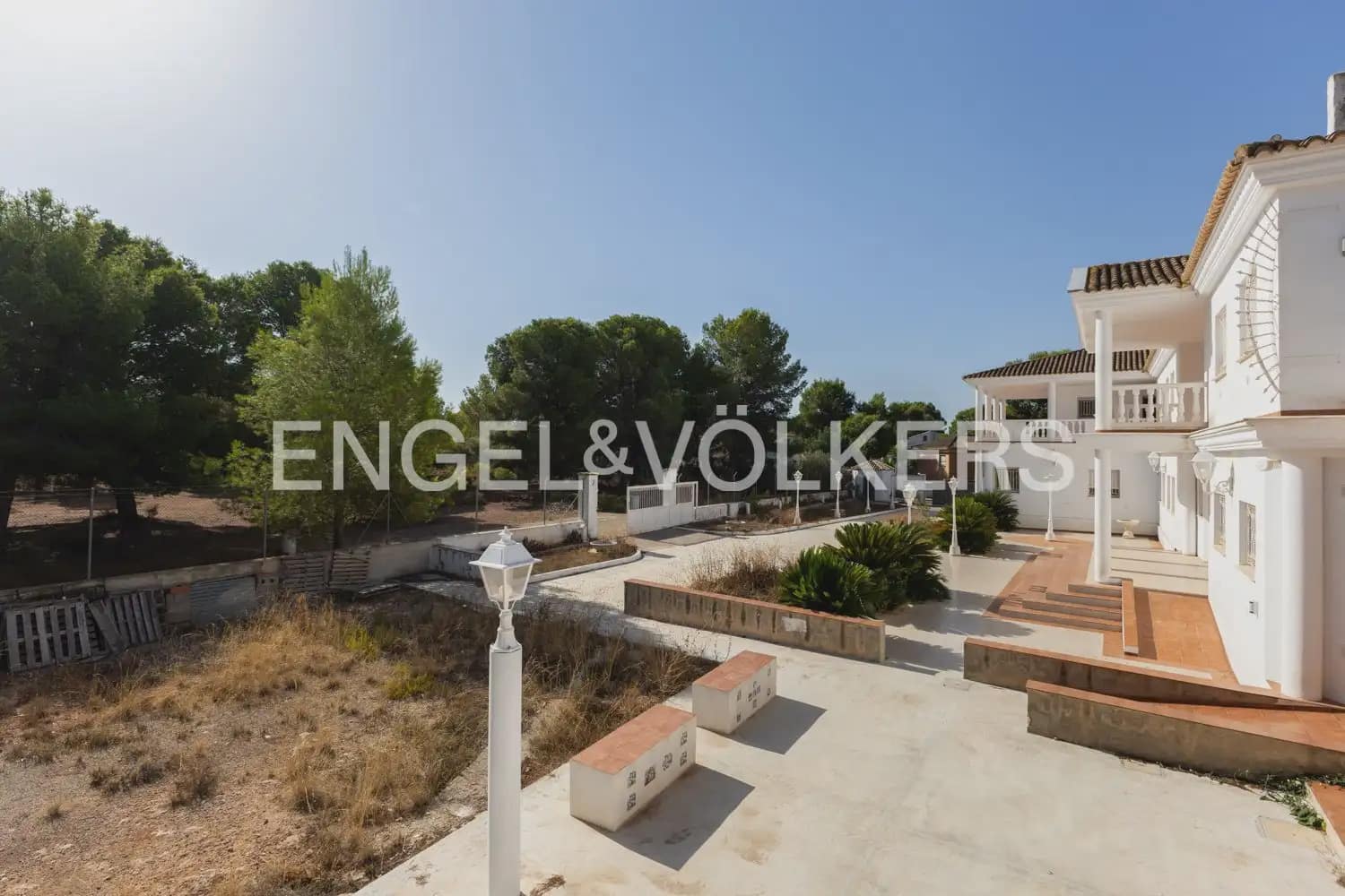 9 bedroom Finca/Country House for sale in Betera with garage - € 1,555,000 (Ref: 9999092)