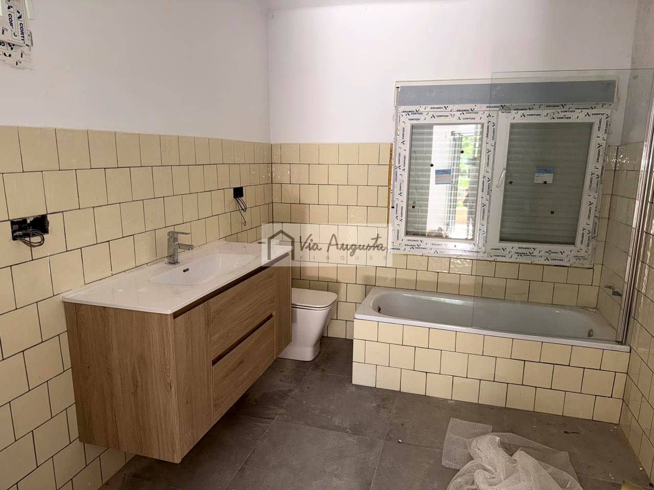 4 slaapkamer Villa te koop in Alfara de Carles - € 115.000 (Ref: 10019548)