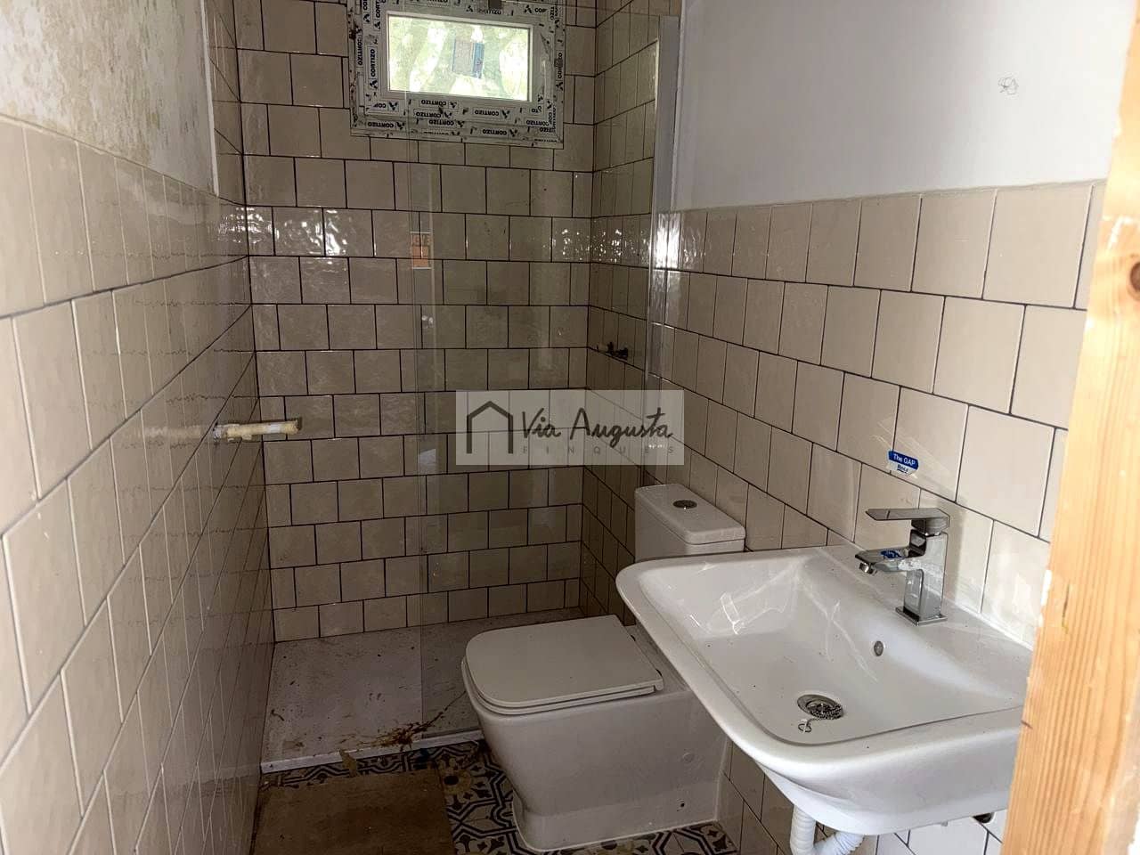 4 slaapkamer Villa te koop in Alfara de Carles - € 115.000 (Ref: 10019548)