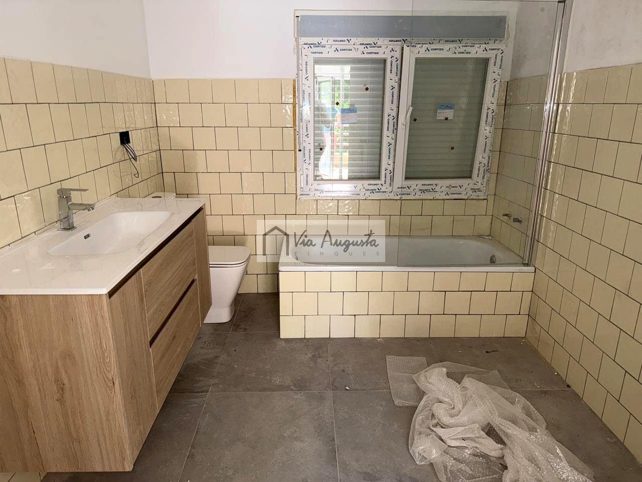 4 slaapkamer Villa te koop in Alfara de Carles - € 115.000 (Ref: 10019548)