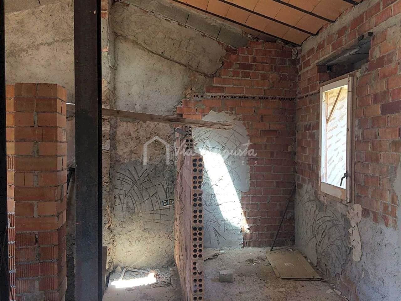 3 soveværelse Villa til salg i Rasquera med garage - € 90.000 (Ref: 4985301)