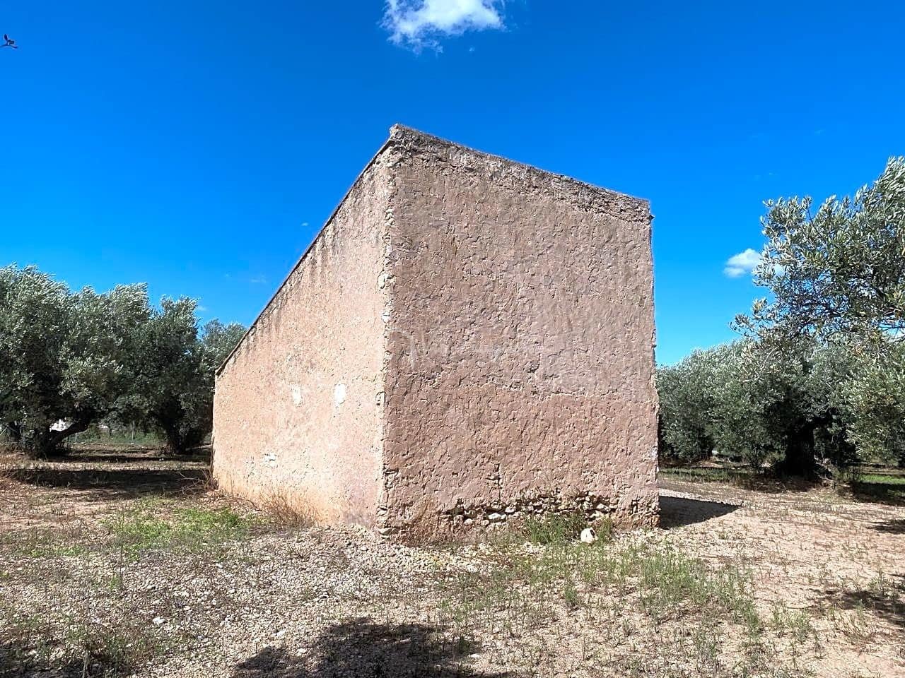 Ubebygd land til salgs i Aldover - € 70 000 (Ref: 5527108)