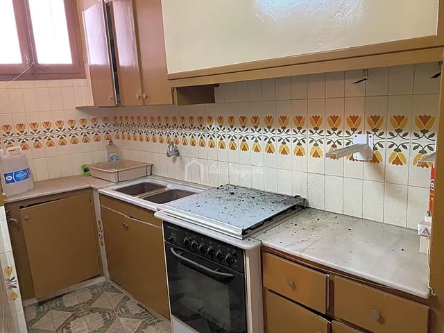 5 soveværelse Villa til salg i El Perelló - € 107.000 (Ref: 6276254)