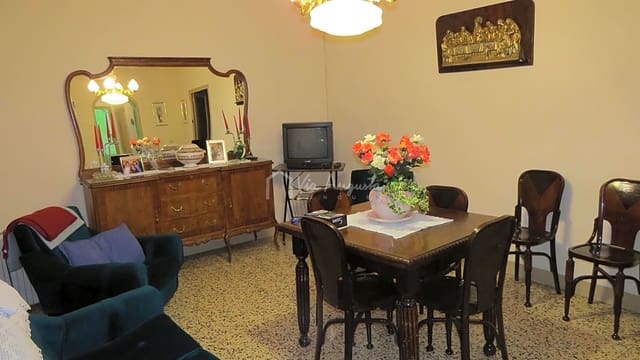 4 makuuhuone Huvila myytävänä paikassa Riudecols mukana 
autotalli - 160 000 € (Ref: 6788878)