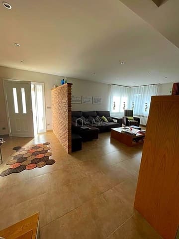 4 slaapkamer Villa te koop in El Perelló met garage - € 315.000 (Ref: 6808377)