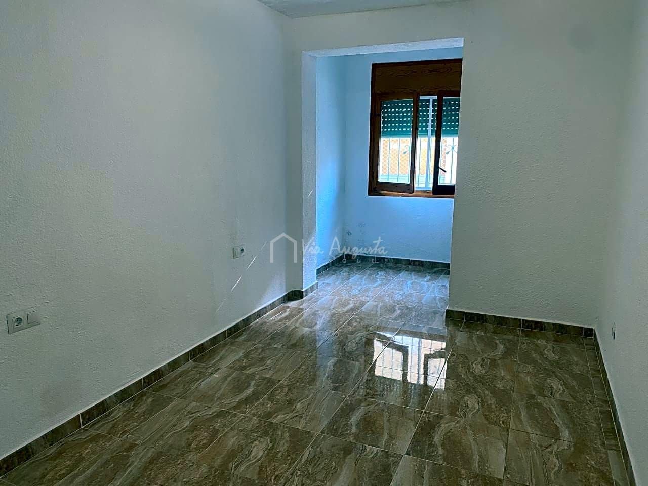 6 soveværelse Villa til salg i Deltebre med garage - € 250.000 (Ref: 6985205)