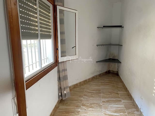 6 soverom Villa til salgs i Deltebre med garasje - € 250 000 (Ref: 6985205)