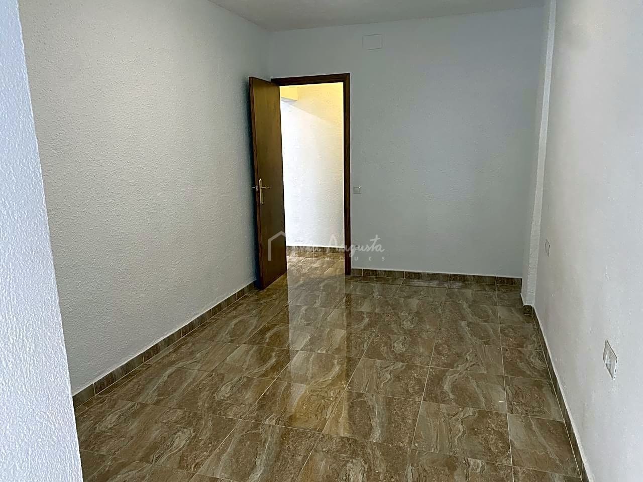 6 soveværelse Villa til salg i Deltebre med garage - € 250.000 (Ref: 6985205)