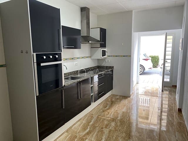 6 soverom Villa til salgs i Deltebre med garasje - € 250 000 (Ref: 6985205)